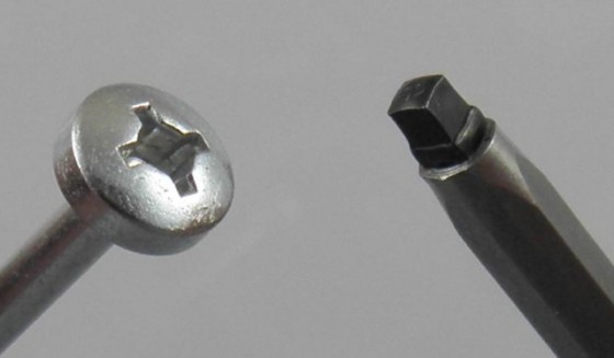UNIQUADREX Vis a bois 3x16mm tete demi-ronde zinc blanc UNIQUADREX Vis a bois 3x16mm tete demi-ronde zinc blanc