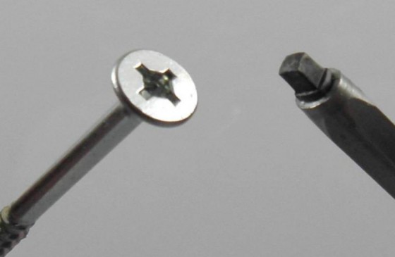 UNIQUADREX Vis a bois 4x16mm tete fraisée zinc blanc