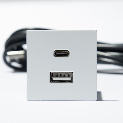 VersaPick chargeur, 1x USB A/C, carré, blanc mat RAL 9003 VersaPick chargeur, 1x USB A/C, carré, blanc mat RAL 9003