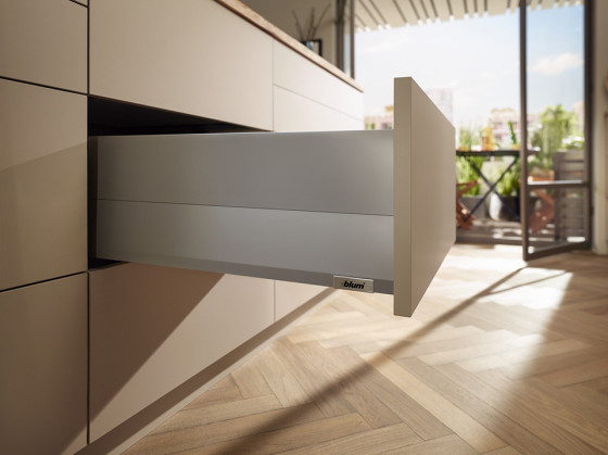 K-BLUM Merivobox, tiroir E boxcap 550mm/40kg, gris clair IG, vis a bois