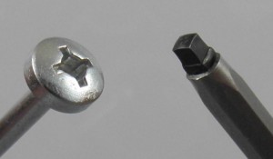 UNIQUADREX Vis a bois 3x16mm tete demi-ronde zinc blanc