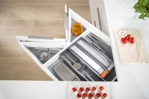 K-BLUM Antaro, tiroir M 650mm/65 kg, gris, Space Corner Syncromotion K-BLUM Antaro, tiroir M 650mm/65 kg, gris, Space Corner Syncromotion