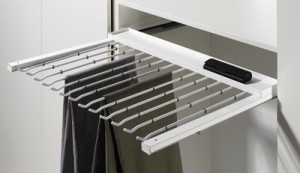 HETTICH 9079964 Tiroir coulissant porte-pantalons 600 mm